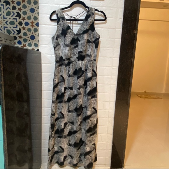 Vero Moda Dresses & Skirts - Vero moda maxi dress ✨